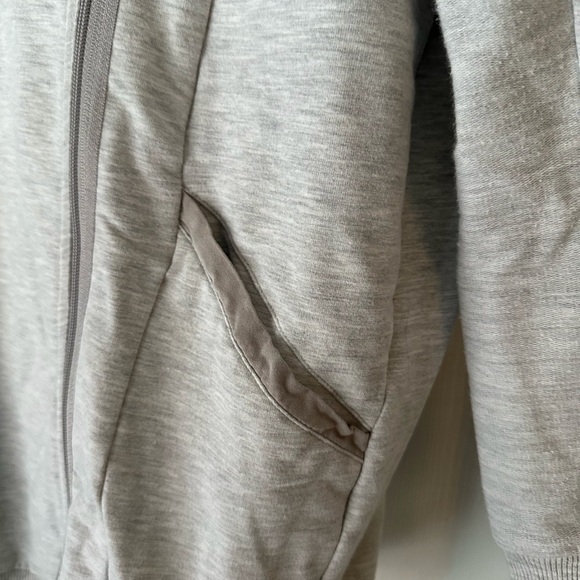 Womens Vera Wang asymmetrical zip sweatshirt.  Size L - Picture 4 of 5